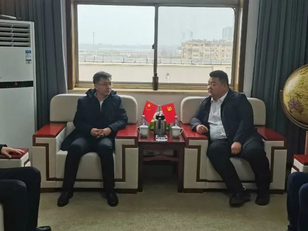 �пڰ������쵳�鸱��ǡ����������ڵ����Ŷ����徲���鲢����԰������Ӧ�������˶�